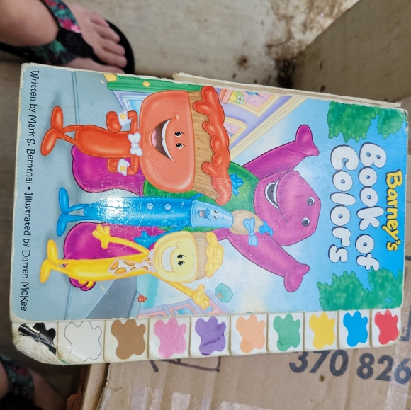 Lot of Barney books - Picture 15 of 15